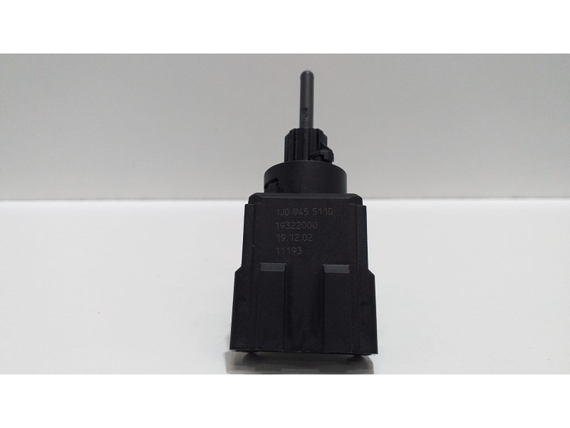 Recambio de sensor para porsche cayenne (typ 9pa) s referencia OEM IAM 1J0945511D 52965 