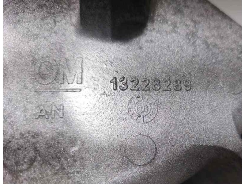Recambio de soporte motor para opel insignia sports tourer cosmo referencia OEM IAM 13228289 85239 