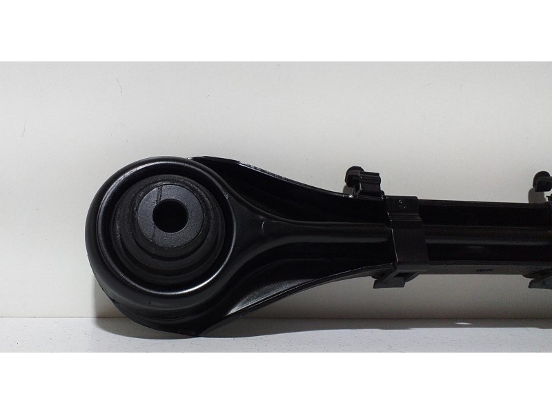 Recambio de brazo suspension superior trasero izquierdo para bmw serie 3 coupe (e92) 320d referencia OEM IAM 33326777980 64986 