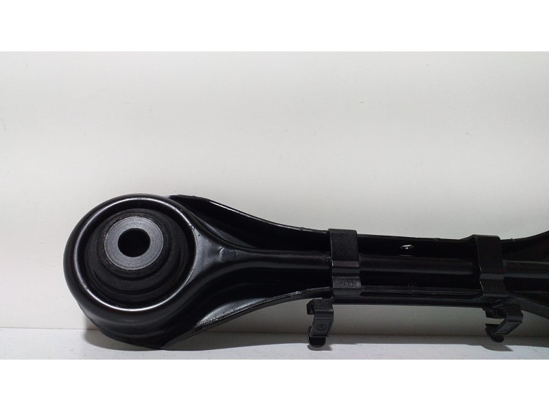 Recambio de brazo suspension superior trasero derecho para bmw serie 3 coupe (e92) 320d referencia OEM IAM 33326777980 64987 