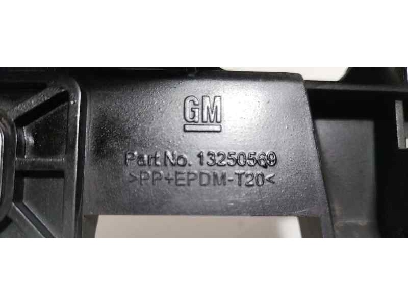 Recambio de travesaño superior para opel insignia sports tourer cosmo referencia OEM IAM 13250569 85250 