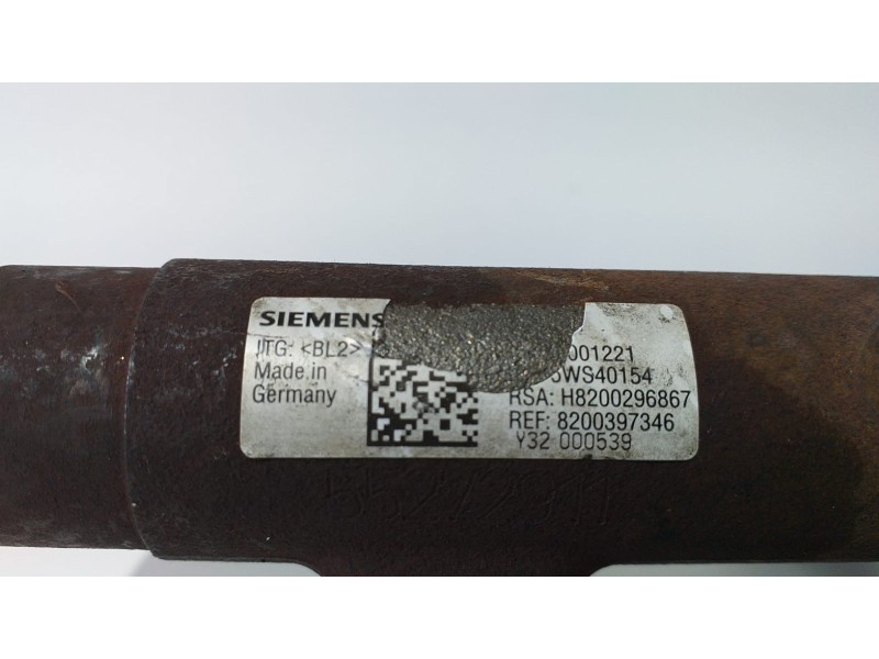 Recambio de rampa inyectora para renault scenic ii authentique referencia OEM IAM 8200296867 73461 R