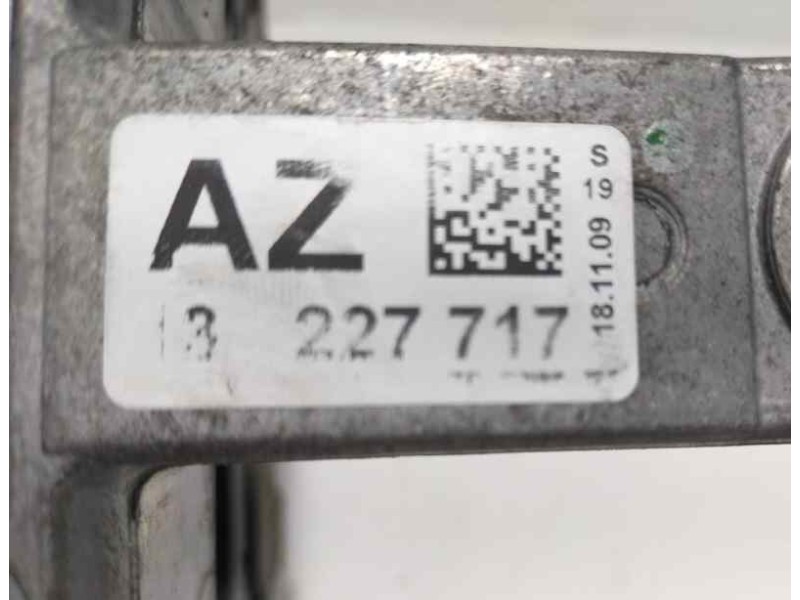 Recambio de soporte motor para opel insignia sports tourer cosmo referencia OEM IAM 13227717 85251 