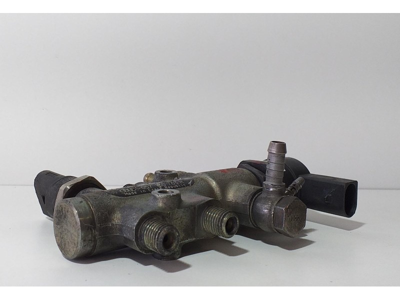 Recambio de rampa inyectora para audi a8 (4e2) 4.0 tdi quattro referencia OEM IAM 057130763H 73518 R Recambio de rampa inyectora para audi a8 (4e2) 4.0 tdi quattro referencia OEM IAM 057130763H 73518 R