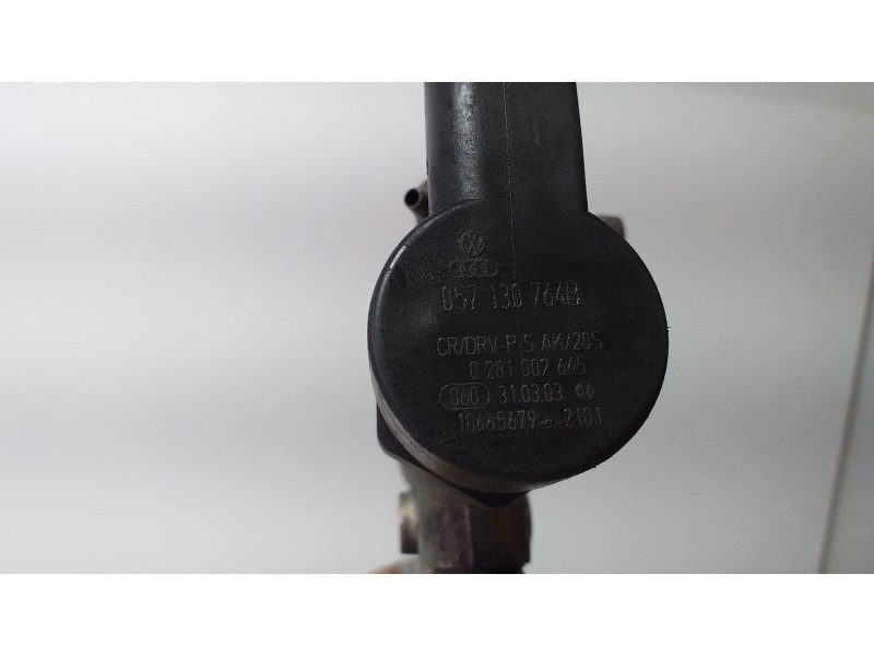 Recambio de rampa inyectora para audi a8 (4e2) 4.0 tdi quattro referencia OEM IAM 057130763H 73518 R Recambio de rampa inyectora para audi a8 (4e2) 4.0 tdi quattro referencia OEM IAM 057130763H 73518 R