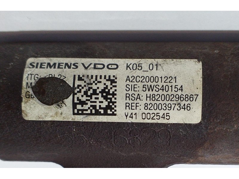 Recambio de rampa inyectora para renault megane ii berlina 3p confort authentique referencia OEM IAM 8200296867 73520 R