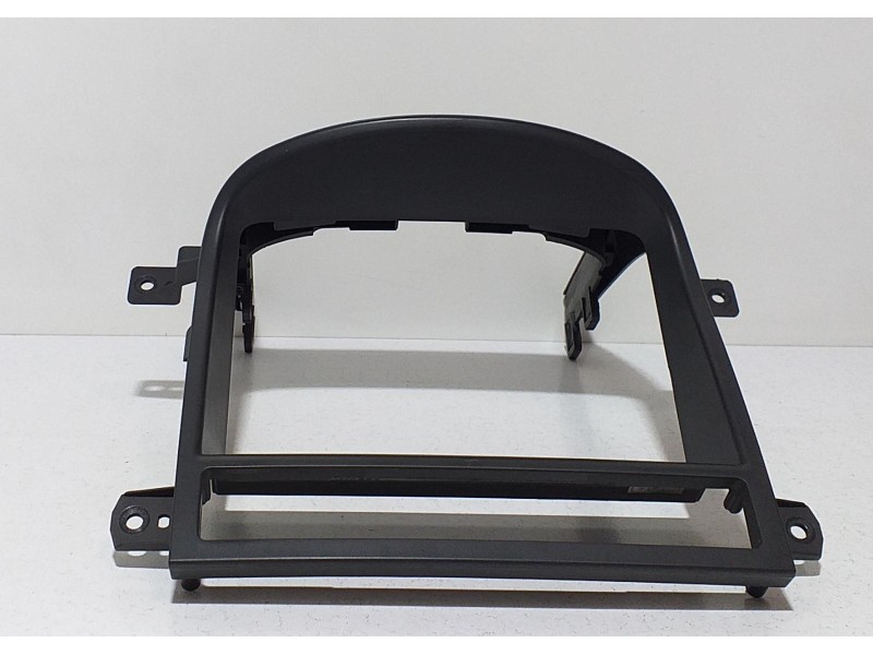 Recambio de molduras delanteras para chevrolet captiva 2.0 vcdi lt referencia OEM IAM 96435755 65098 