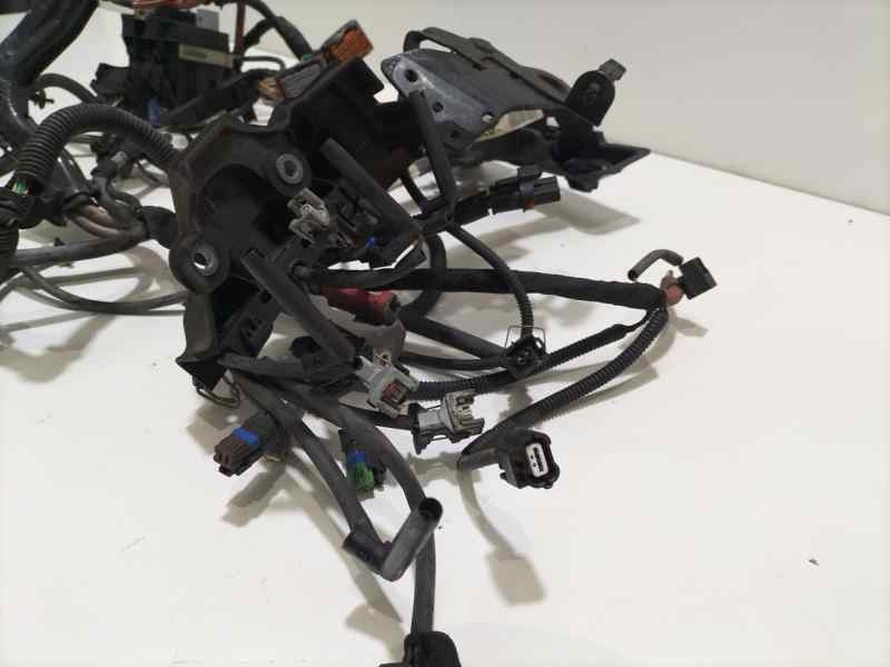 Recambio de caja reles / fusibles para renault megane iii berlina 5 p expression referencia OEM IAM 24010125R 80540 