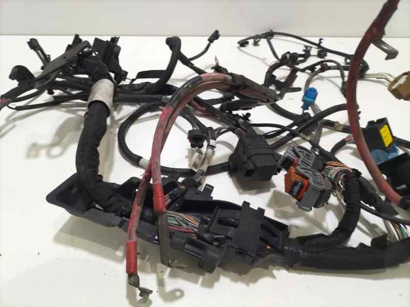 Recambio de caja reles / fusibles para renault megane iii berlina 5 p expression referencia OEM IAM 24010125R 80540 