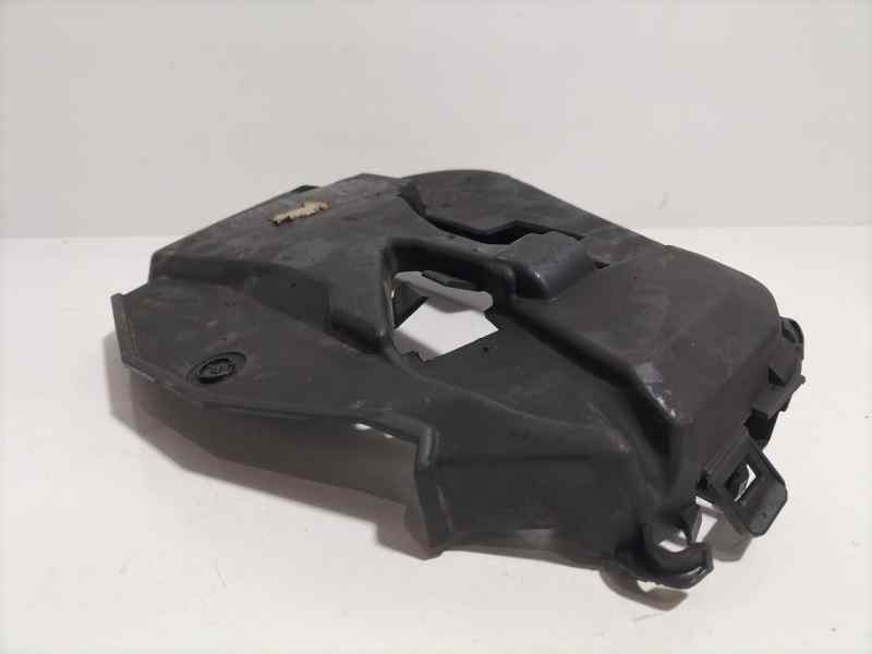 Recambio de moldura para renault megane iii berlina 5 p expression referencia OEM IAM 8200795003B 80541 