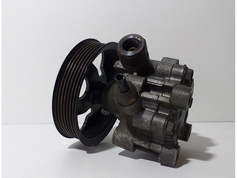 Recambio de bomba direccion para toyota avensis berlina (t25) 2.0 16v cat referencia OEM IAM 1AZ 73609 R