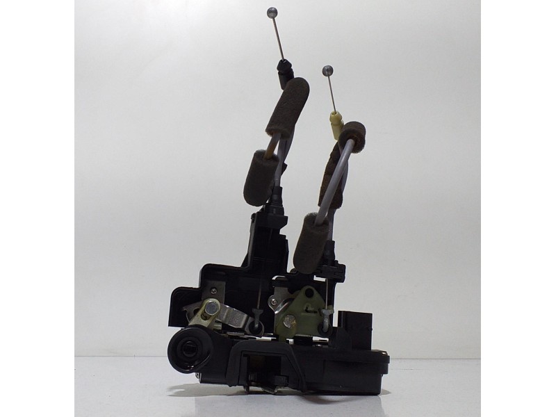 Recambio de cerradura puerta trasera derecha para chevrolet captiva 2.0 vcdi lt referencia OEM IAM 94551345 65218 