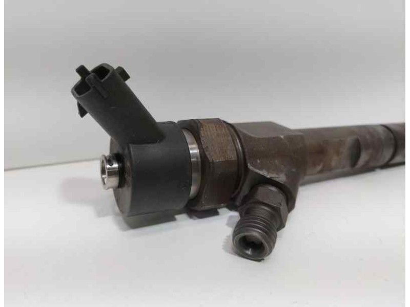 Recambio de inyector para renault megane ii coupe/cabrio confort authentique referencia OEM IAM 8200100272 85422 