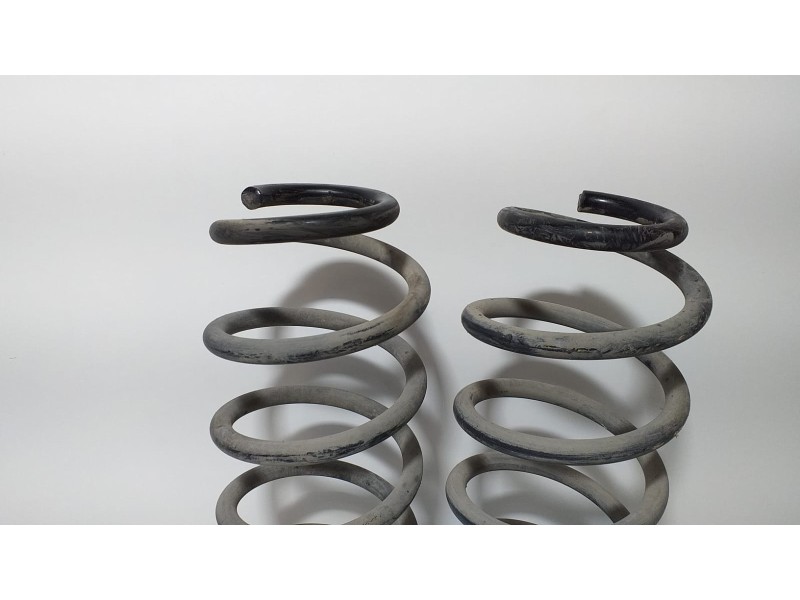 Recambio de muelle amortiguacion para toyota auris luna+ referencia OEM IAM 1NDTV 73712 R