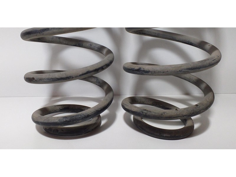 Recambio de muelle amortiguacion para toyota auris luna+ referencia OEM IAM 1NDTV 73712 R