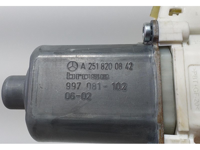 Recambio de motor elevalunas delantero derecho para mercedes-benz clase r (w251) 320 cdi l (251.122) referencia OEM IAM A2518200
