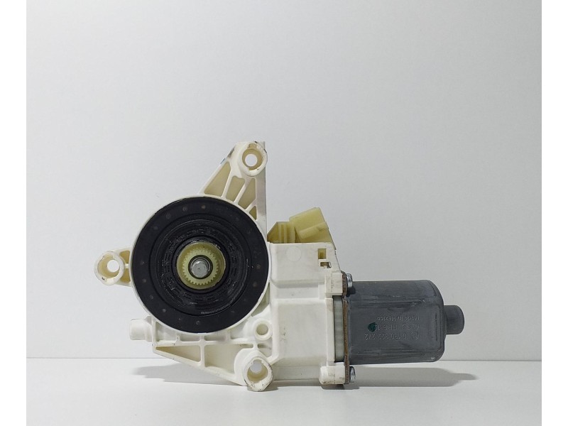 Recambio de motor elevalunas delantero derecho para mercedes-benz clase r (w251) 320 cdi l (251.122) referencia OEM IAM A2518200