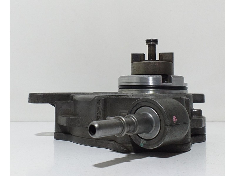 Recambio de depresor freno / bomba vacio para toyota corolla verso (r1) 2,2 d-4d sport referencia OEM IAM 2ADFHV 65321 