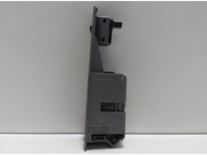 Recambio de mando elevalunas trasero derecho para bmw serie 7 (e65/e66) 735i referencia OEM IAM 7024490 53316 