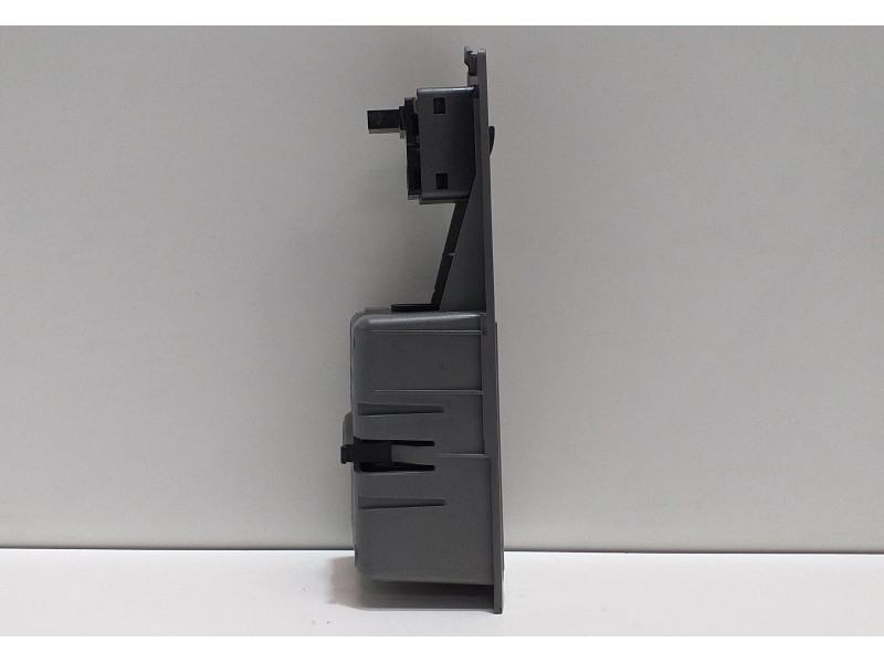 Recambio de mando elevalunas trasero derecho para bmw serie 7 (e65/e66) 735i referencia OEM IAM 7024490 53316 