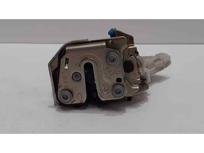 Recambio de cerradura puerta trasera derecha para nissan x-trail (t30) comfort referencia OEM IAM 805524U300 40250 