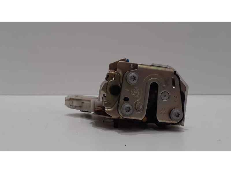 Recambio de cerradura puerta trasera izquierda para nissan x-trail (t30) comfort referencia OEM IAM 80553AA300 40251 