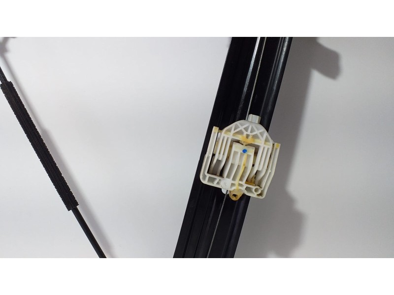 Recambio de elevalunas delantero izquierdo para bmw x5 (e70) xdrive30d referencia OEM IAM 7137019S 73820 R