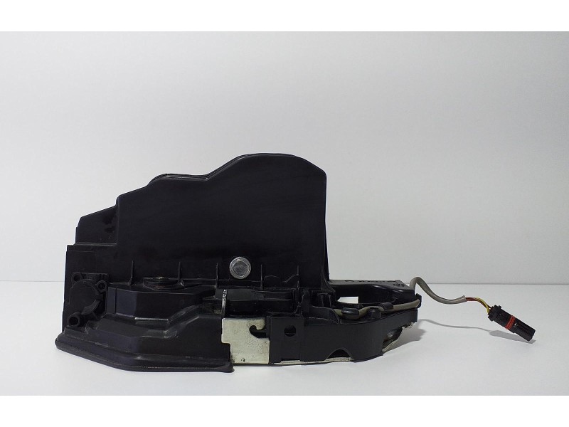 Recambio de cerradura puerta trasera derecha para bmw x5 (e70) xdrive30d referencia OEM IAM 7167588 73833 R