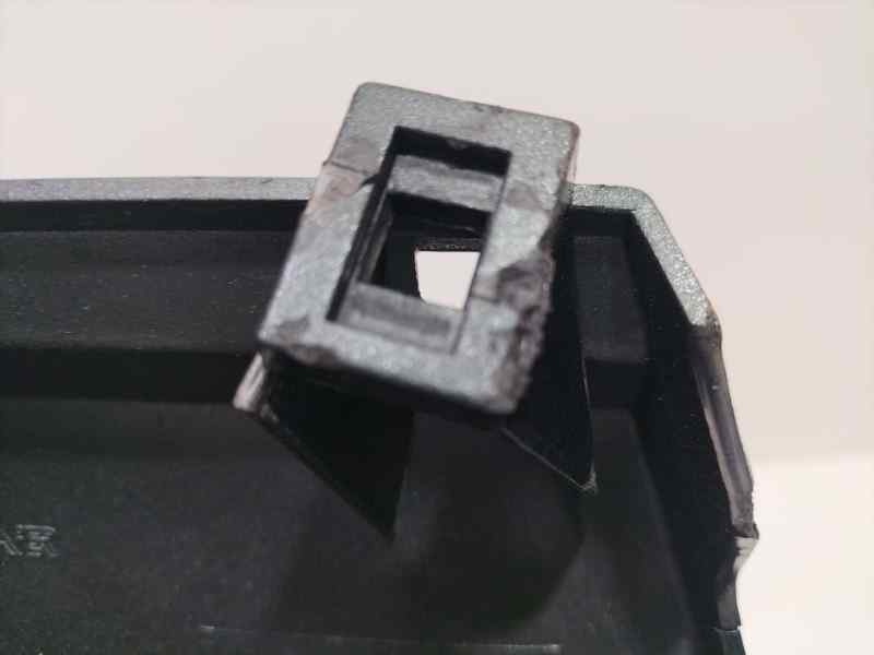 Recambio de moldura bajo faro izquierdo para nissan terrano/terrano.ii (r20) se (5-ptas.) referencia OEM IAM 624117FXXX 85475 