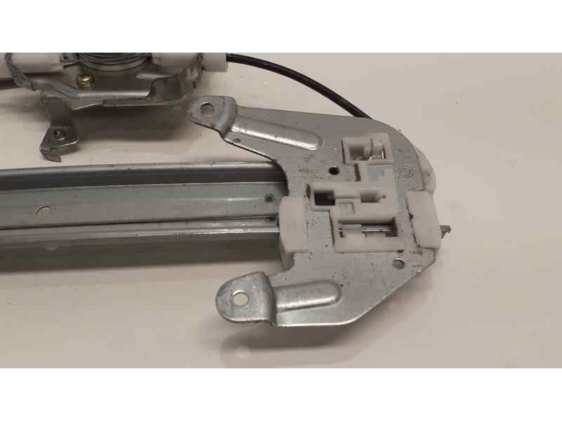 Recambio de elevalunas trasero derecho para nissan x-trail (t30) comfort referencia OEM IAM 8073089913 40286 