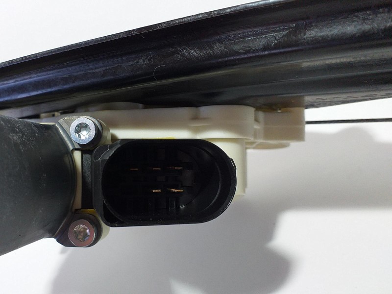 Recambio de elevalunas trasero izquierdo para bmw x5 (e70) xdrive30d referencia OEM IAM 7166381E 73839 R