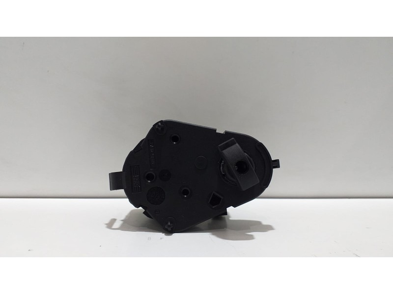 Recambio de motor apertura trampillas climatizador para bmw serie 7 (e65/e66) 735i referencia OEM IAM 6911820 53345 