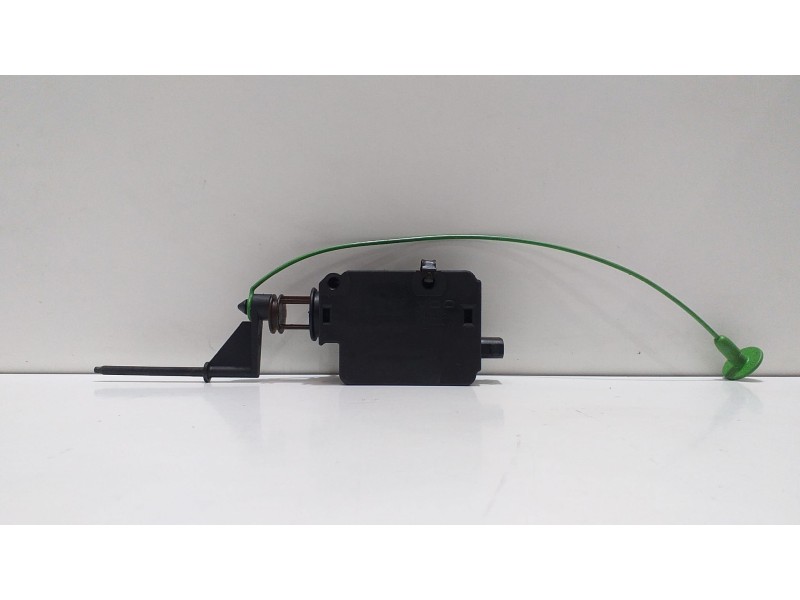 Recambio de tapa exterior combustible para bmw serie 7 (e65/e66) 735i referencia OEM IAM 67118381522 53352 