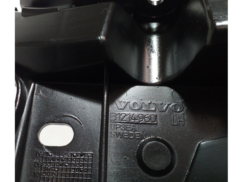 Recambio de guia paragolpes delantera izquierda para volvo xc70 kinetic awd referencia OEM IAM 31214960 65417 