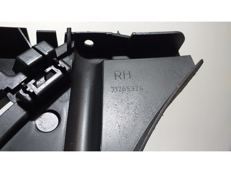 Recambio de molduras traseras para volvo xc70 kinetic awd referencia OEM IAM 30678704 65419 