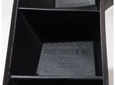 Recambio de molduras traseras para volvo xc70 kinetic awd referencia OEM IAM 30678651 65421  2