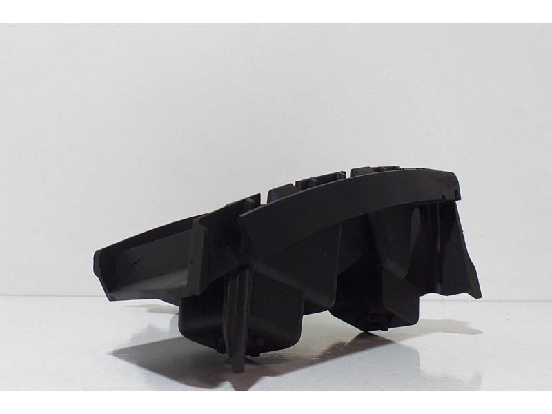 Recambio de molduras traseras para volvo xc70 kinetic awd referencia OEM IAM 30678651 65421 