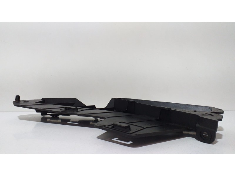 Recambio de guia paragolpes delantera derecha para volvo xc70 kinetic awd referencia OEM IAM 30796388 65424 