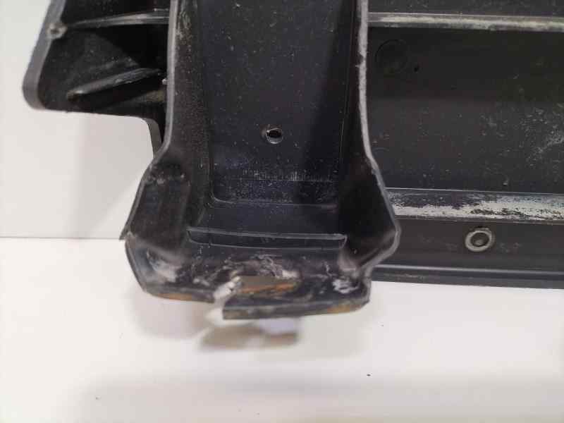 Recambio de portamatriculas para nissan terrano/terrano.ii (r20) se (5-ptas.) referencia OEM IAM 858120F010 85494 