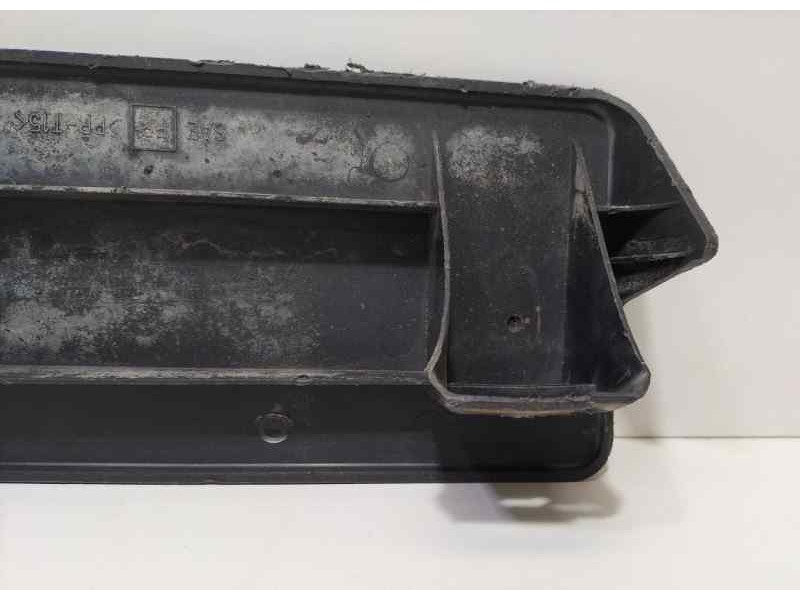 Recambio de portamatriculas para nissan terrano/terrano.ii (r20) se (5-ptas.) referencia OEM IAM 858120F010 85494 