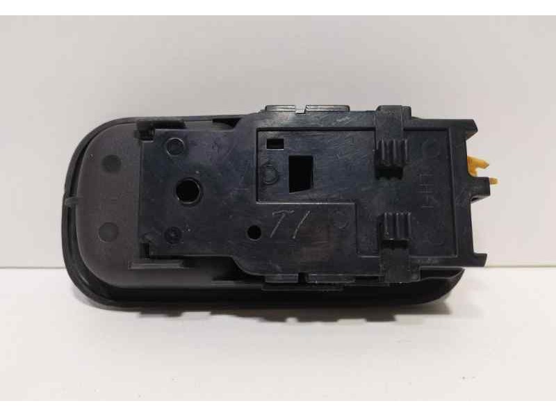 Recambio de maneta interior trasera izquierda para nissan terrano/terrano.ii (r20) se (5-ptas.) referencia OEM IAM 826070F600 85