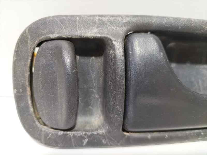 Recambio de maneta interior trasera izquierda para nissan terrano/terrano.ii (r20) se (5-ptas.) referencia OEM IAM 826070F600 85