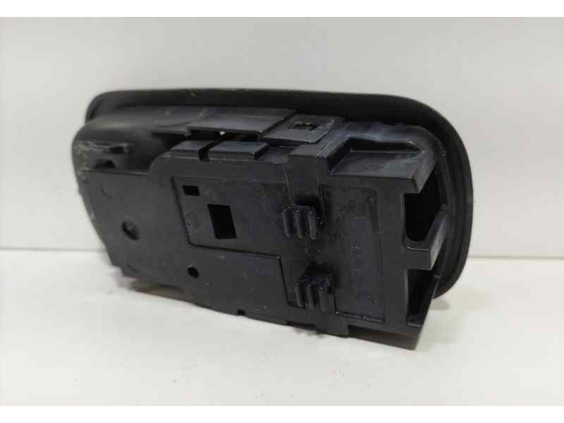 Recambio de maneta interior porton para nissan terrano/terrano.ii (r20) se (5-ptas.) referencia OEM IAM 806711F210 85507 