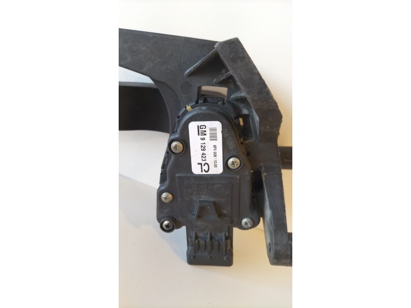 Recambio de potenciometro pedal para opel corsa c 1.2 16v cat (z 12 xe / lw4) referencia OEM IAM 9129423 73905 R
