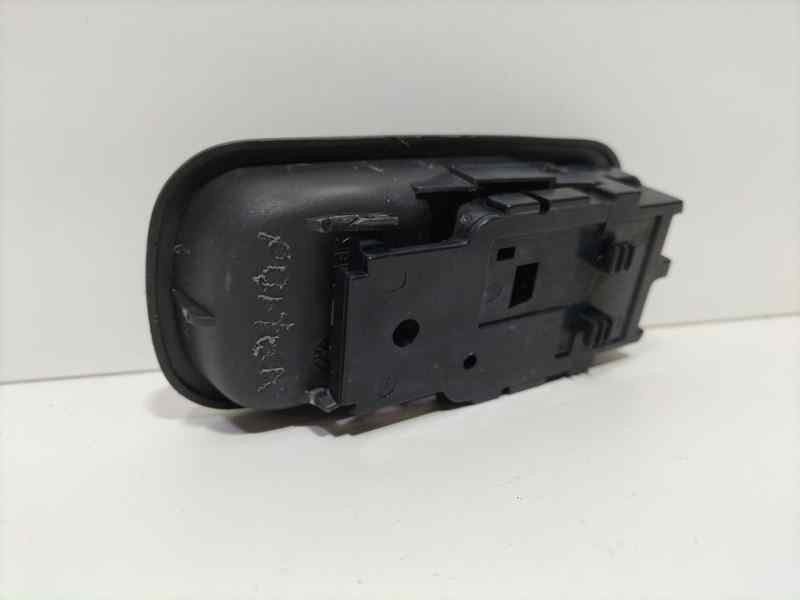 Recambio de maneta interior porton para nissan terrano/terrano.ii (r20) se (5-ptas.) referencia OEM IAM 806711F210 85507 