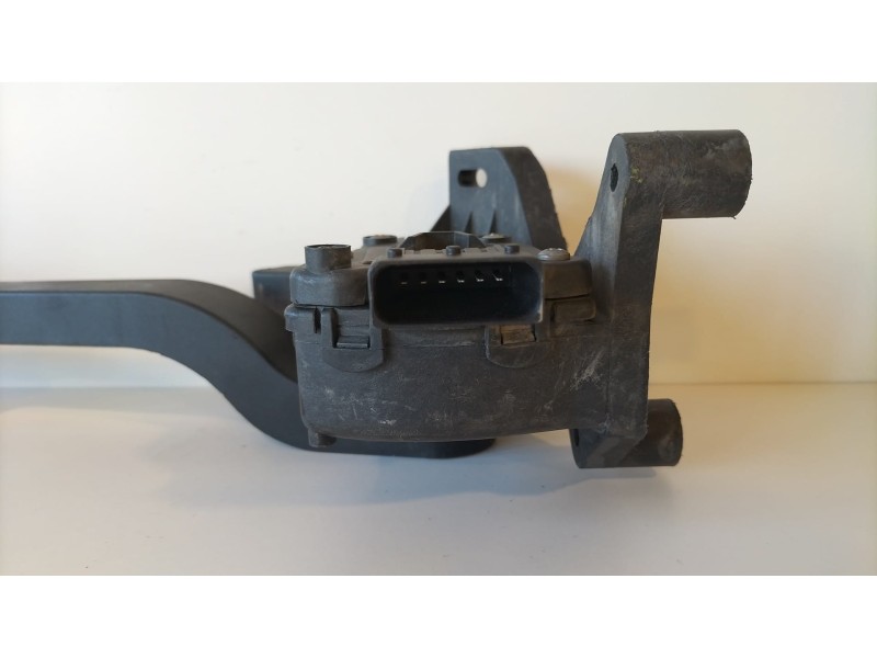 Recambio de potenciometro pedal para opel corsa c 1.2 16v cat (z 12 xe / lw4) referencia OEM IAM 9129423 73905 R
