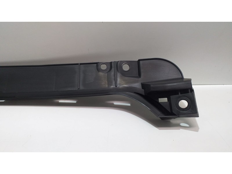 Recambio de molduras traseras para bmw serie 7 (e65/e66) 735i referencia OEM IAM 51128223270 53380 