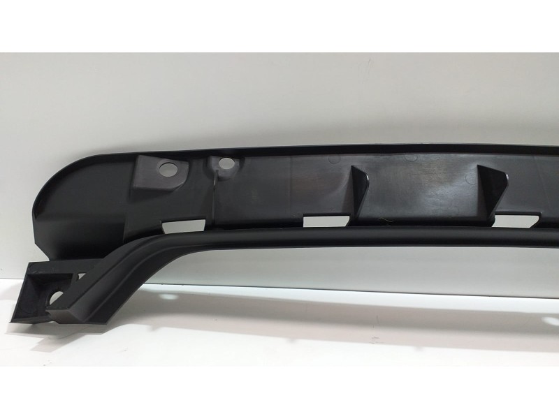 Recambio de molduras traseras para bmw serie 7 (e65/e66) 735i referencia OEM IAM 51128223270 53380 