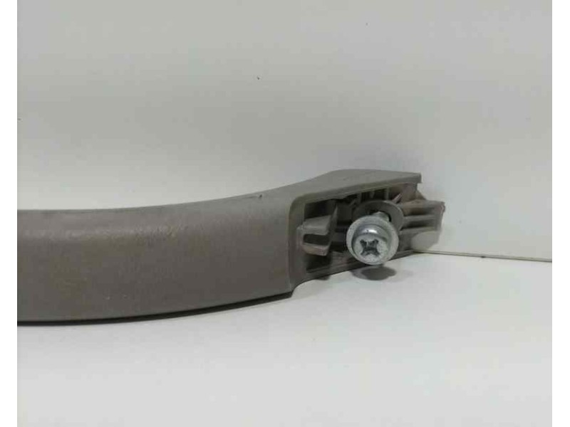 Recambio de maneta interior trasera izquierda para nissan terrano/terrano.ii (r20) se (5-ptas.) referencia OEM IAM 739409C000 85