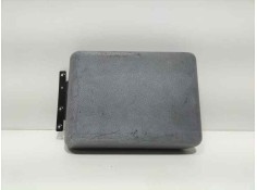 Recambio de apoyabrazos central para nissan terrano/terrano.ii (r20) se (5-ptas.) referencia OEM IAM 969200X800 85512 